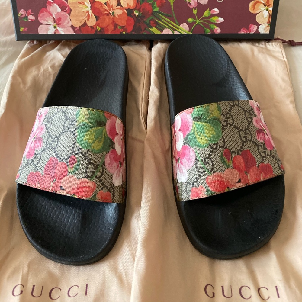 Gucci Pursuit Slide Sandal